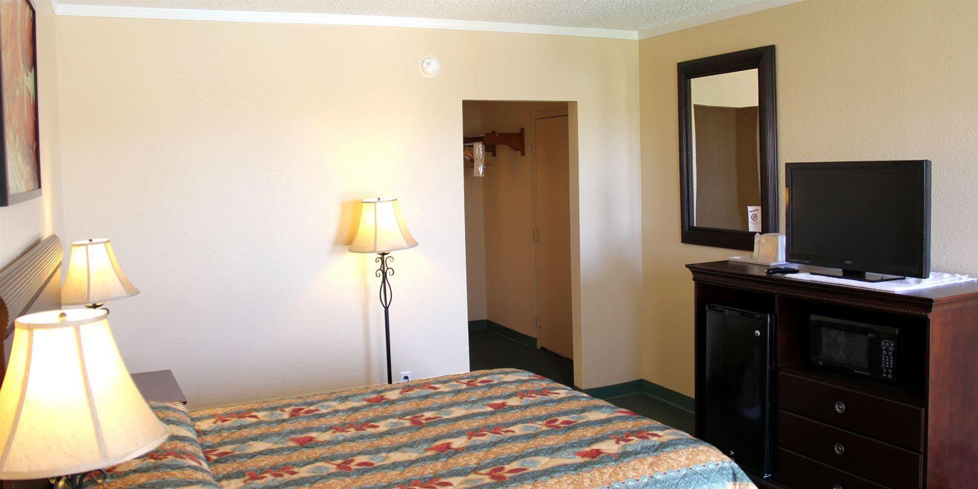 Baymont By Wyndham Deming Hotel Exterior foto